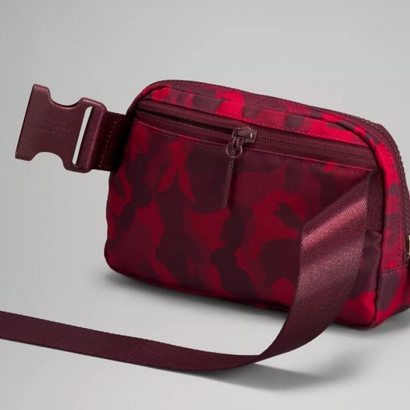 BNWT Rare Lululemon New Year Everywhere Belt 1L - Picture 14 of 14